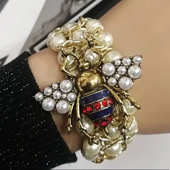 - Elastic Pearl Bee Bracelet - Picture 1 of 2